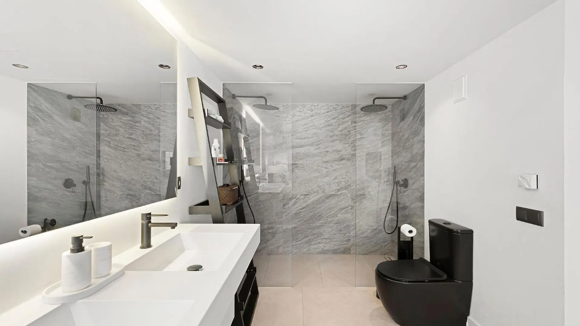Apartment 5 Bedroom Luxury Apt W Pool, Garage And Amazing Views Marbella
