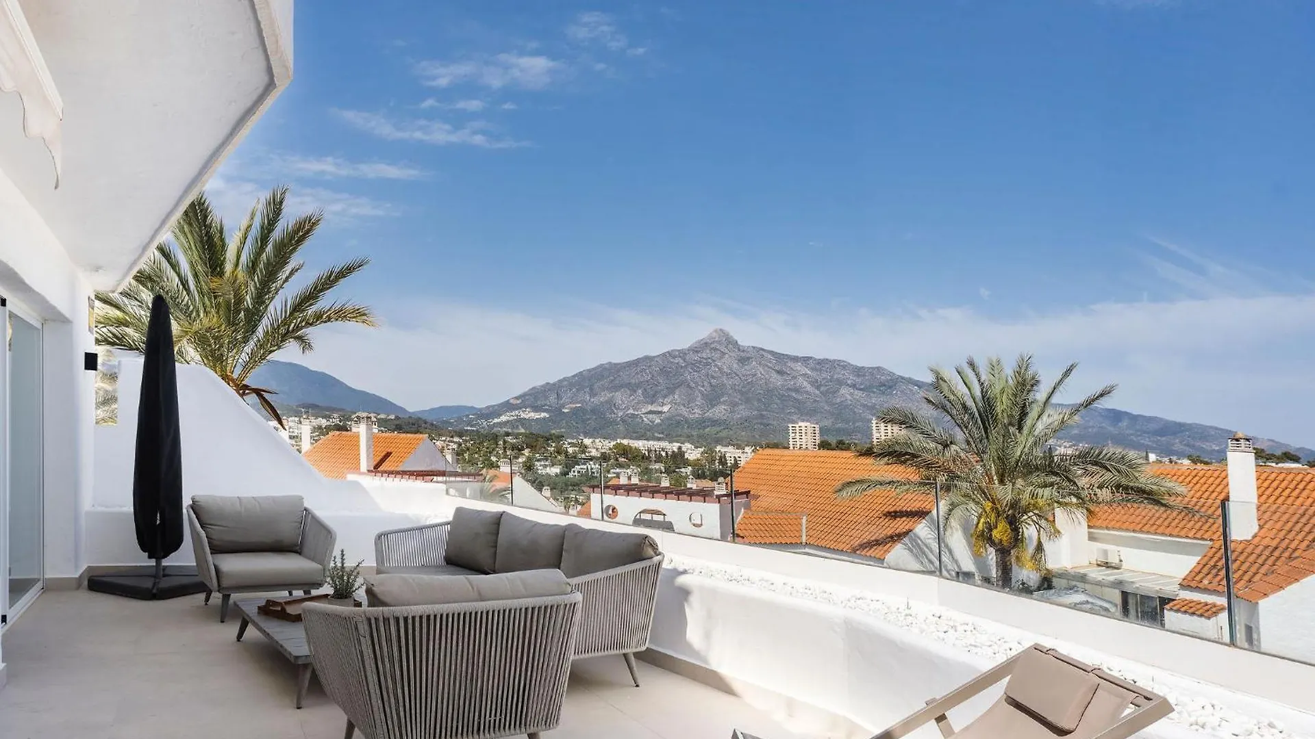 5 Bedroom Luxury Apt W Pool, Garage And Amazing Views Marbella Apartment