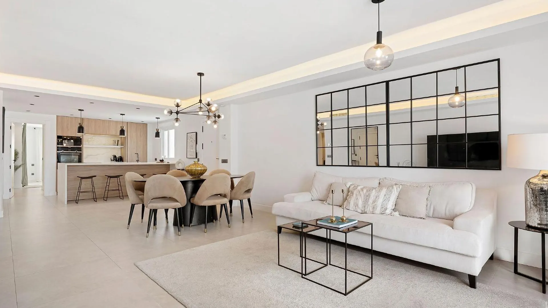 5 Bedroom Luxury Apt W Pool, Garage And Amazing Views Marbella