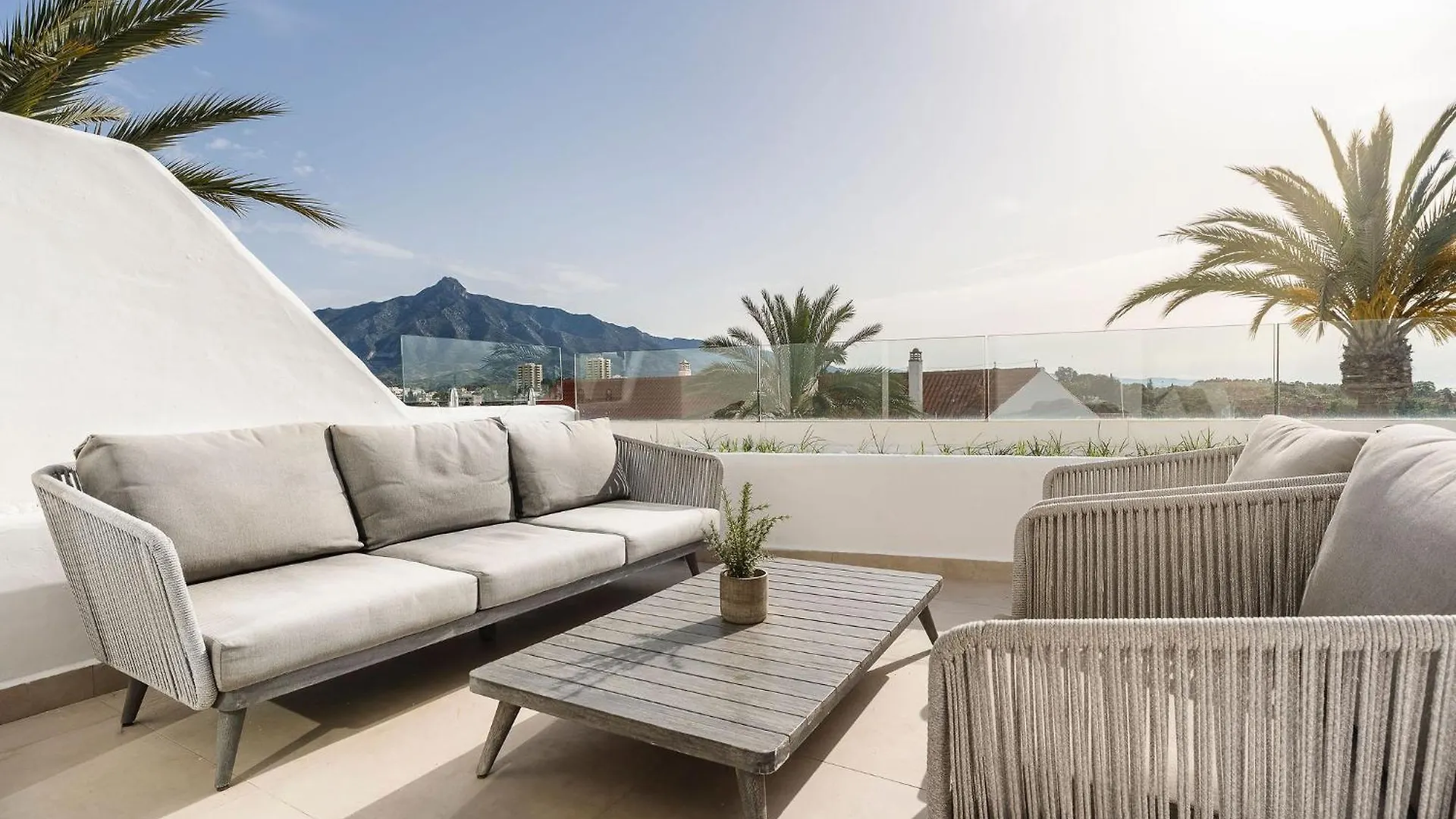 5 Bedroom Luxury Apt W Pool, Garage And Amazing Views Marbella Spain